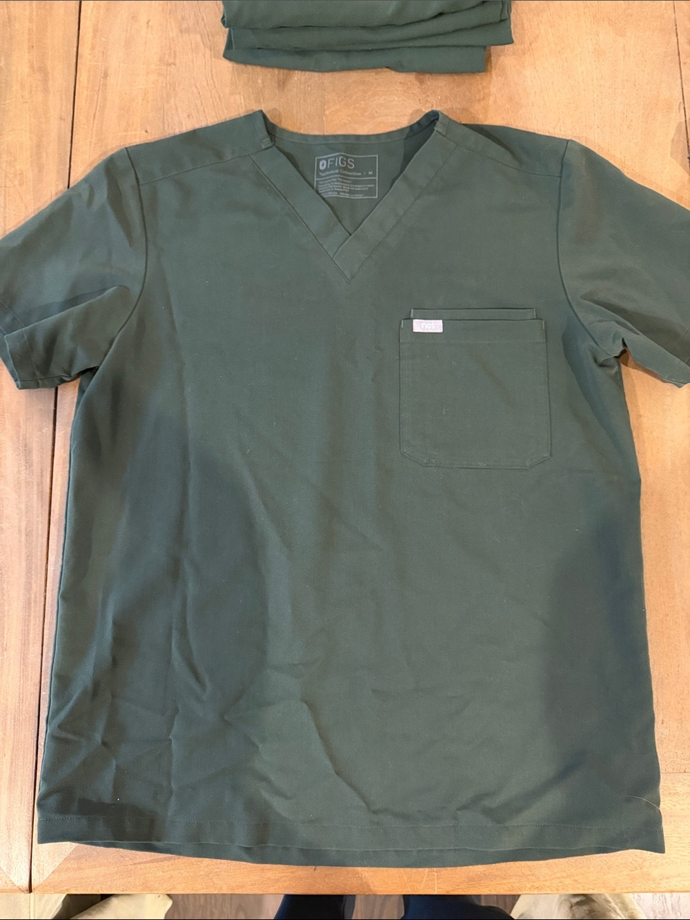 Figs Men’s V-Neck Scrub Top in Dark Green